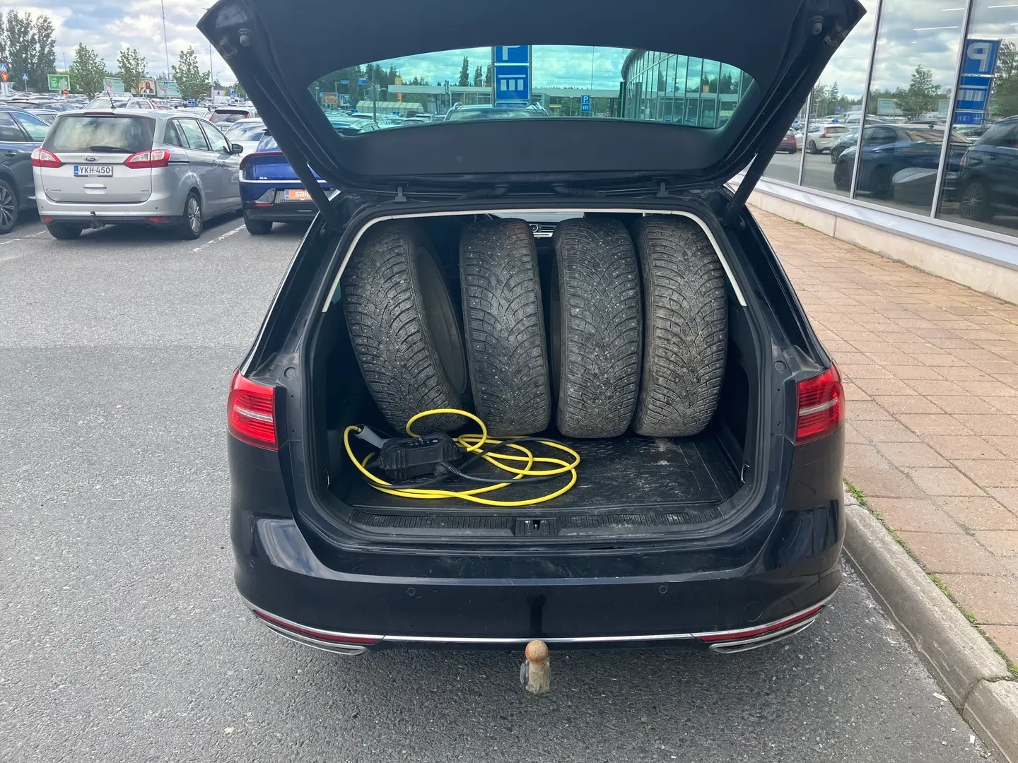 Car Image - 1picyMyaMAwhJfsvAhoYPQ