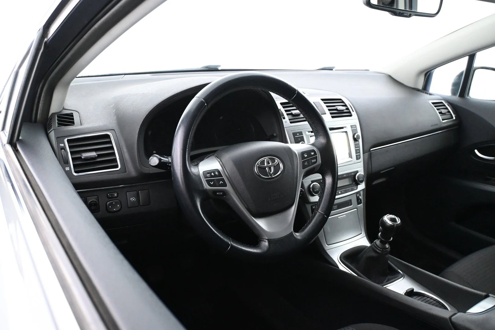 Car Image - 1NjIemOTeLSmUeL9CE1dx1