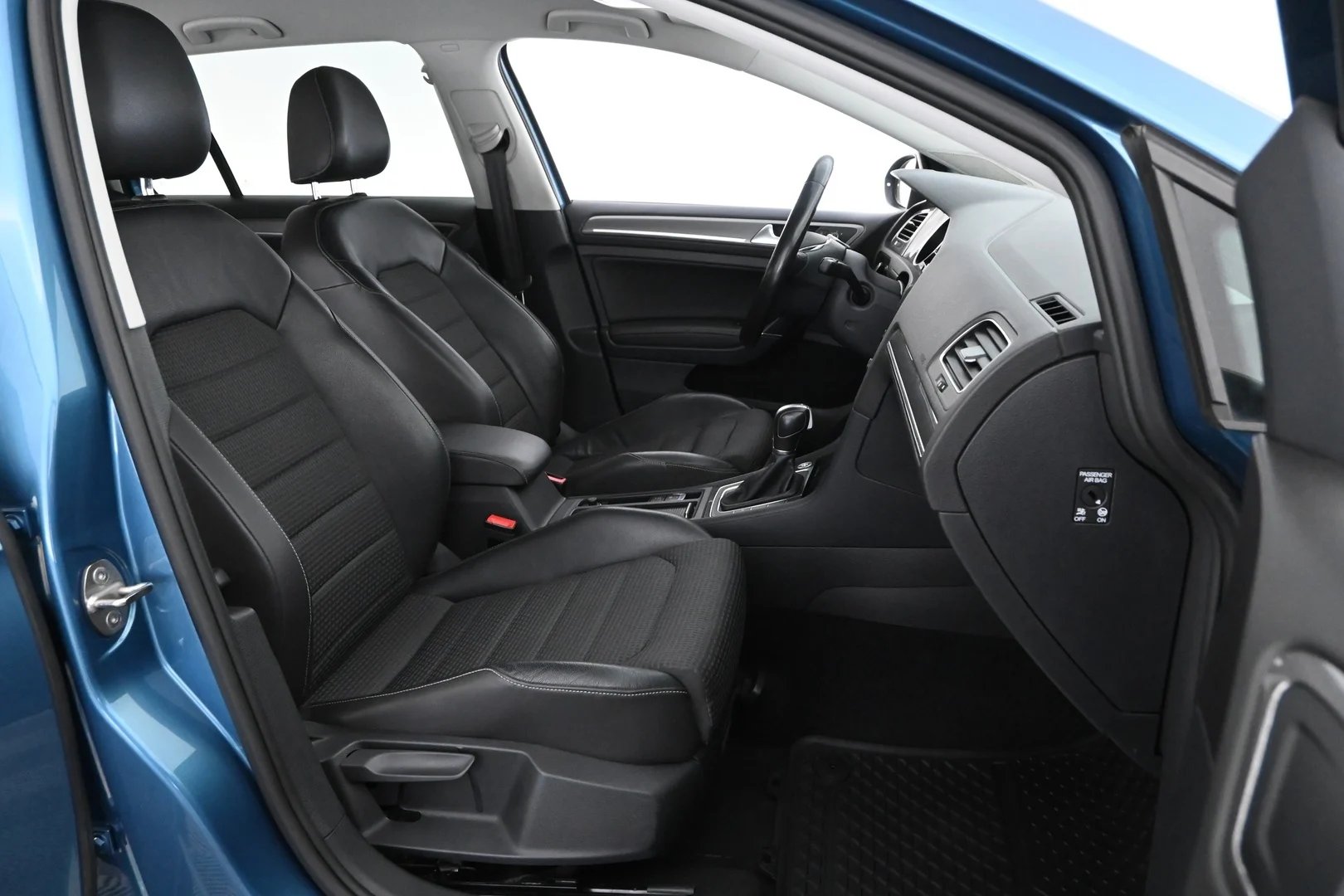 Car Image - 3i9d6CM5RjqUDXJshVa0jz