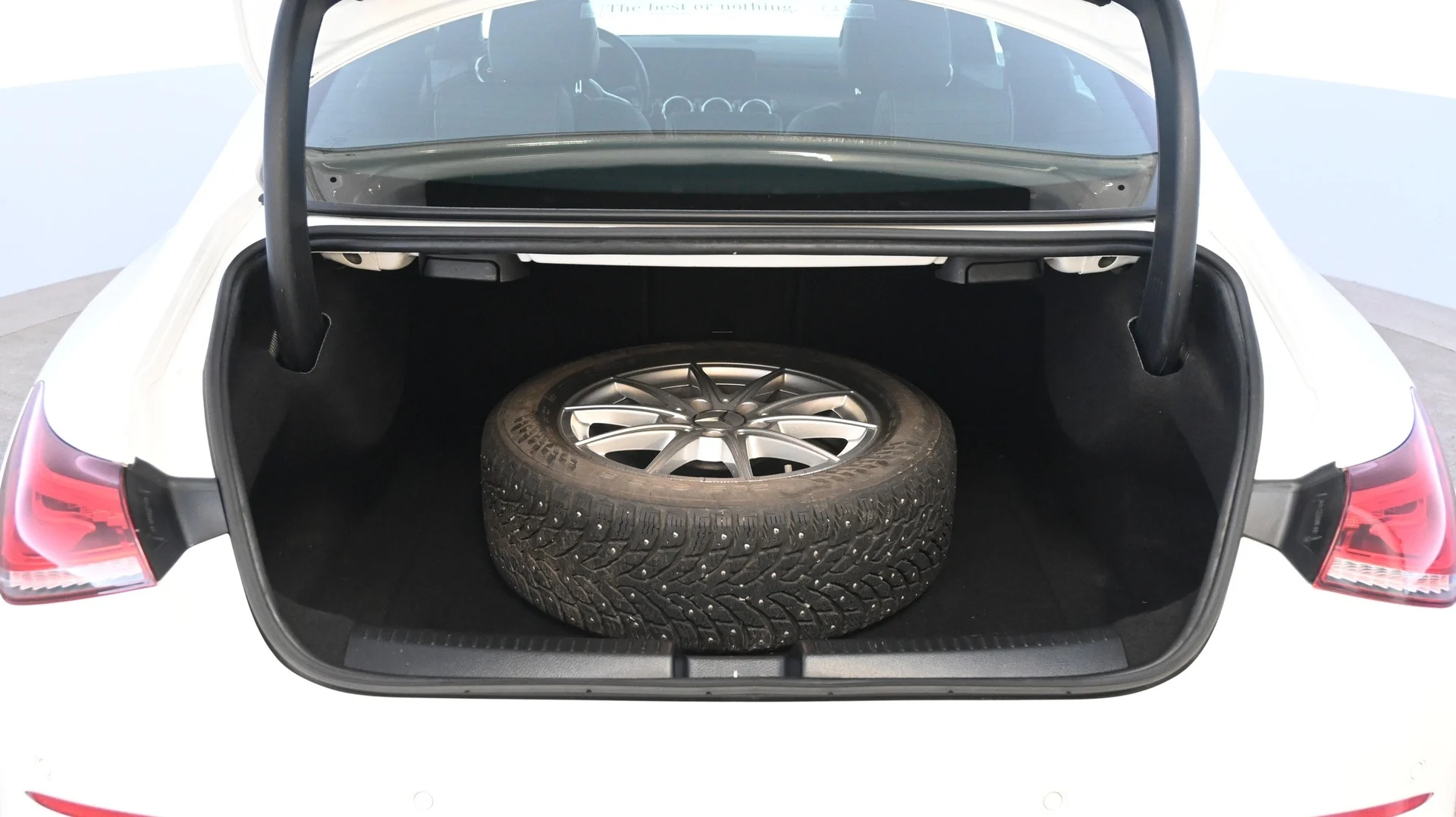 Car Image - 4JTV3YI5kSYMacs9GpaTDY