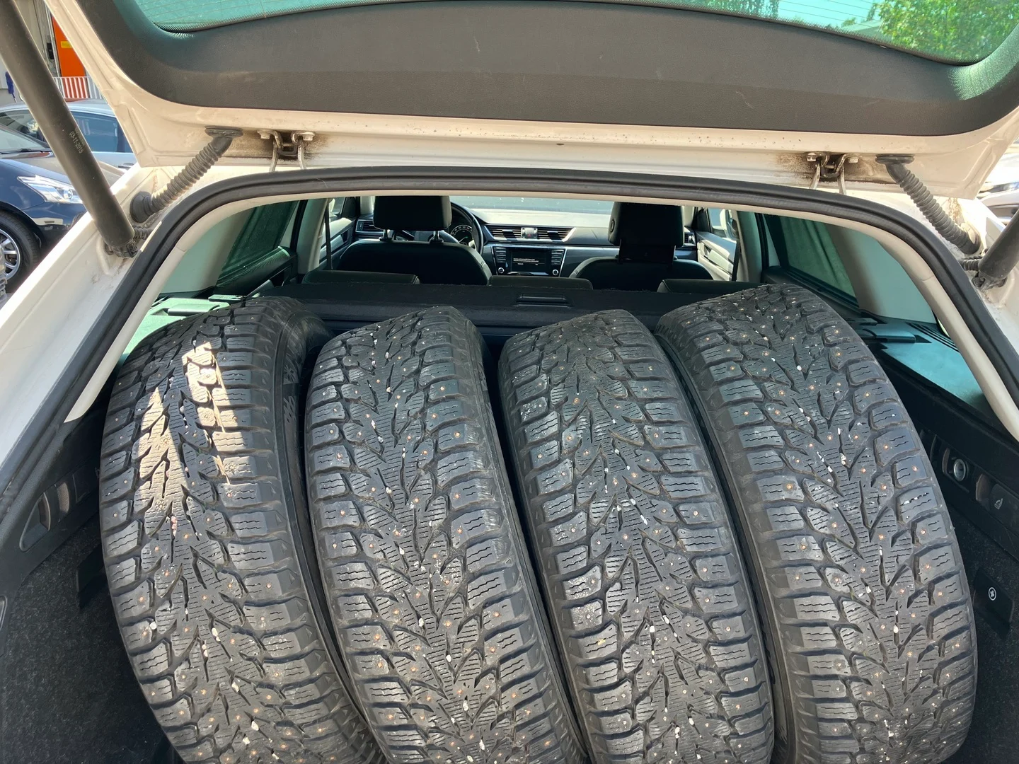 Car Image - qbsMKU5PGeGaHm8mFdwyu