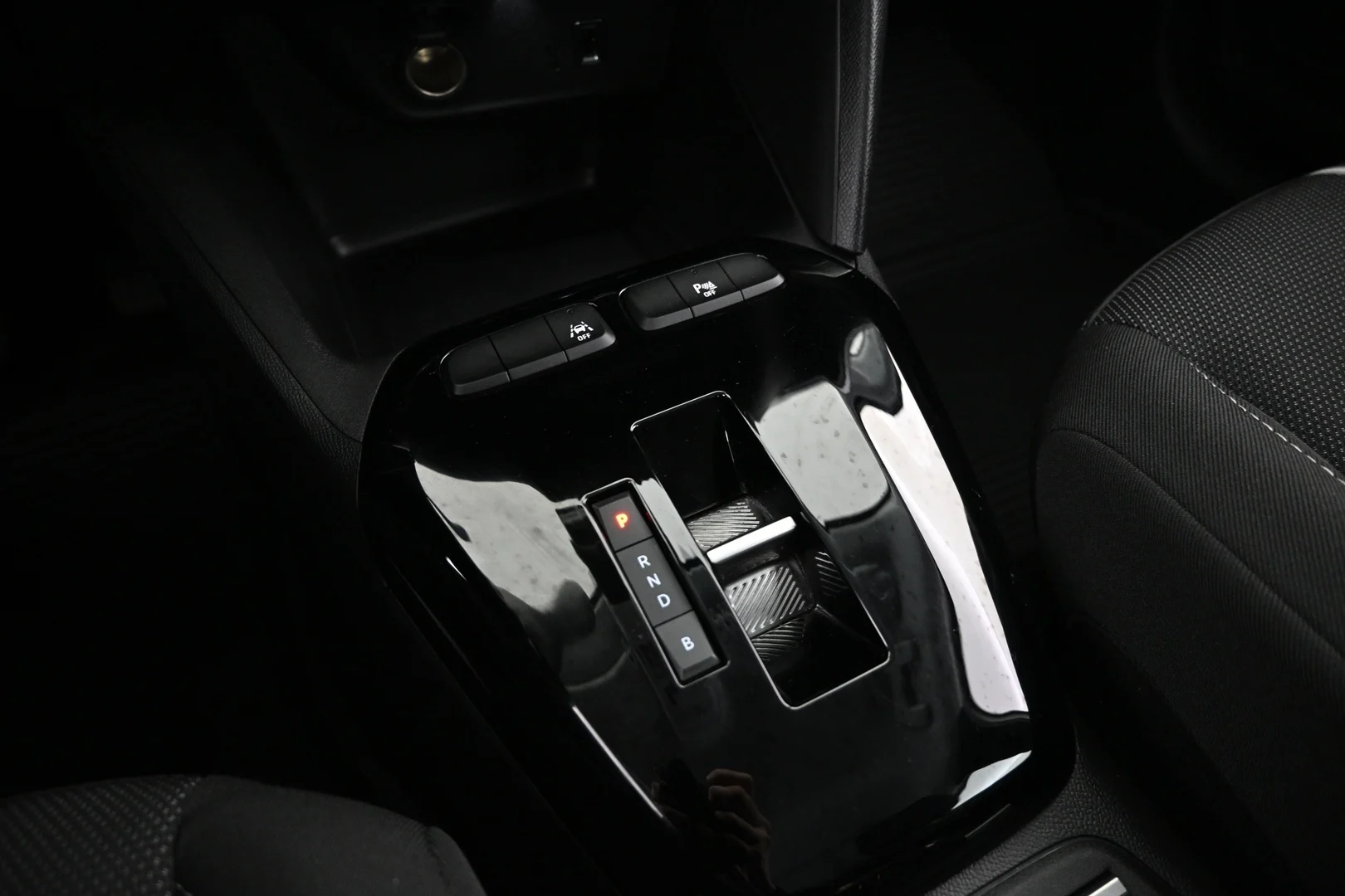 Car Image - 6Bf0mkbeDK3Q9K8roR5m9S