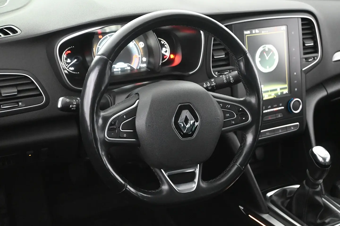 Car Image - 2yZ9HQBTSWHJ20FcsxNmt7