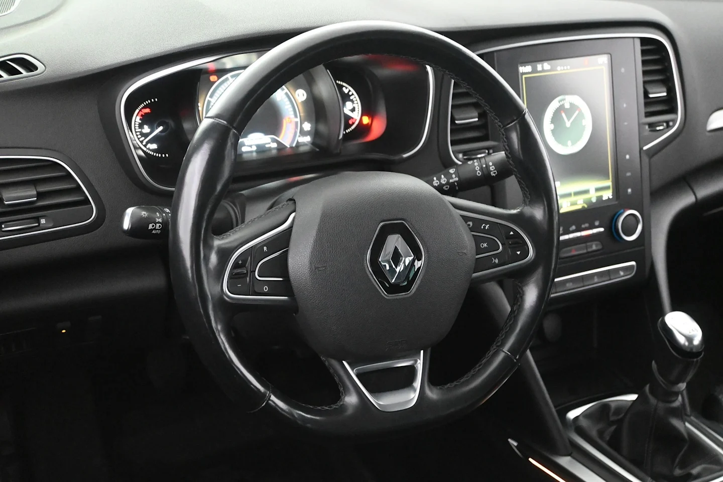 Car Image - 2yZ9HQBTSWHJ20FcsxNmt7