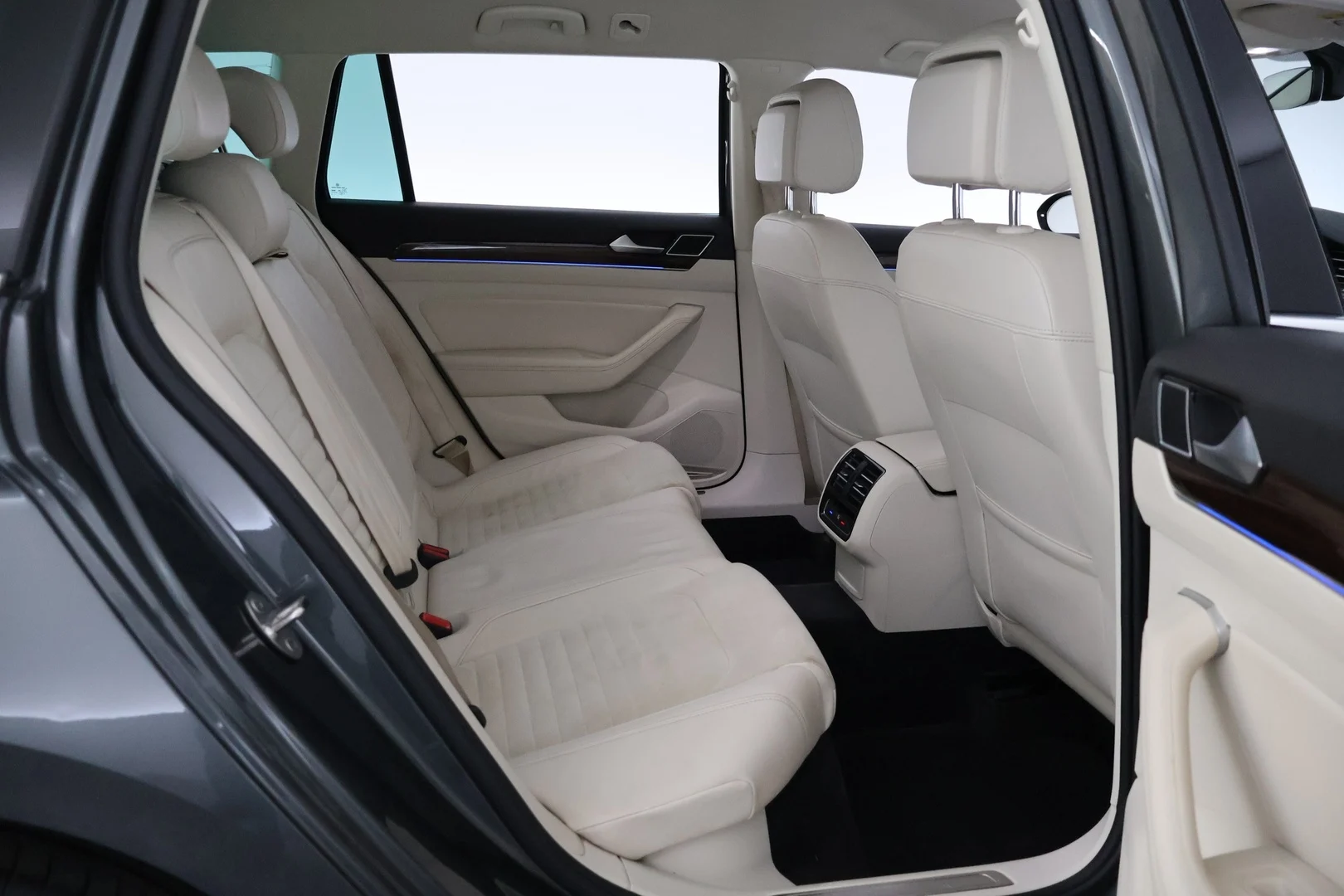 Car Image - 4In1WEAXFYpkenNGA7GCL5
