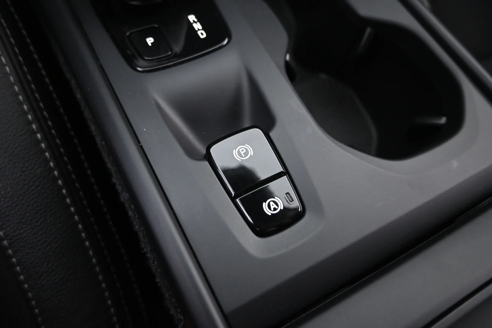 Car Image - zHftObuyakctUdL474V0j