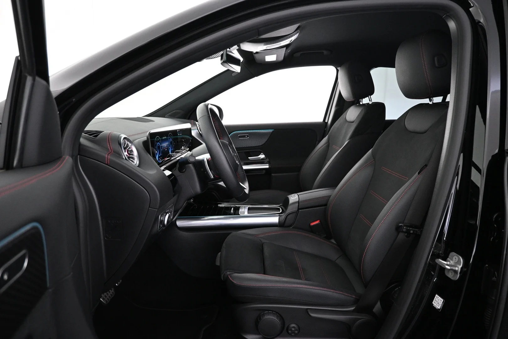 Car Image - LxyndKyVw0LtcIYtMLX32