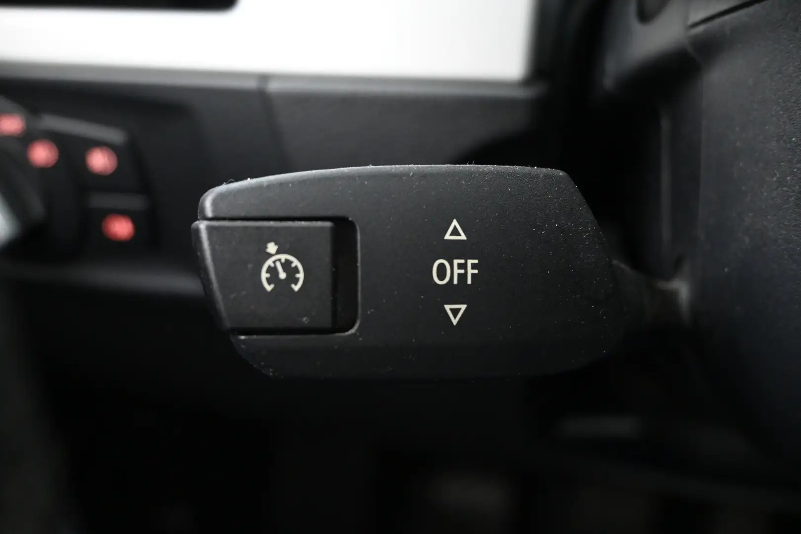 Car Image - 14RqUd3JJGyKiU7n9ujXxF