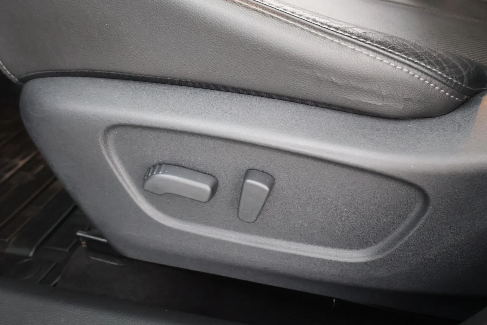 Car Image - phzv1L3SRPmRvWRb7ELcD