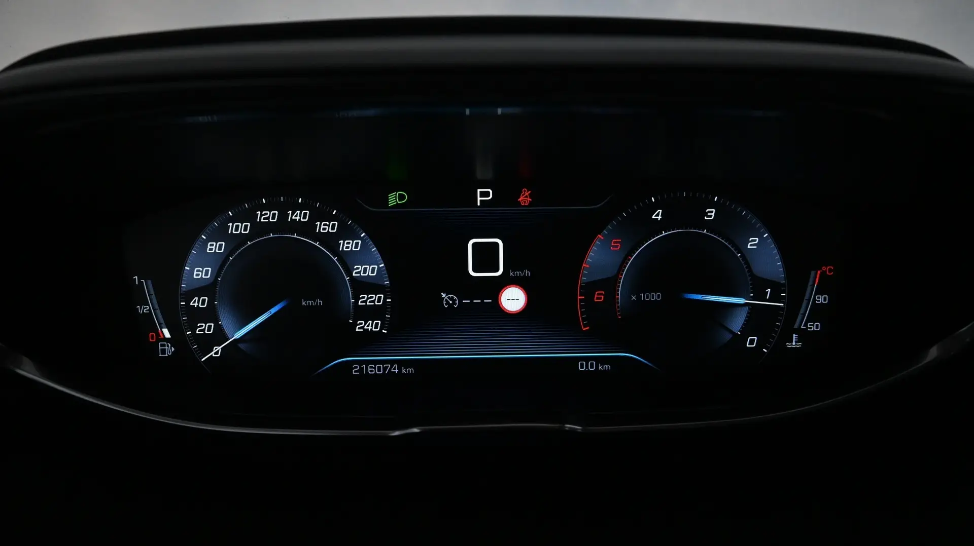 Car Image - 4ZQe2mzEq3YhB10Mxc7mvJ