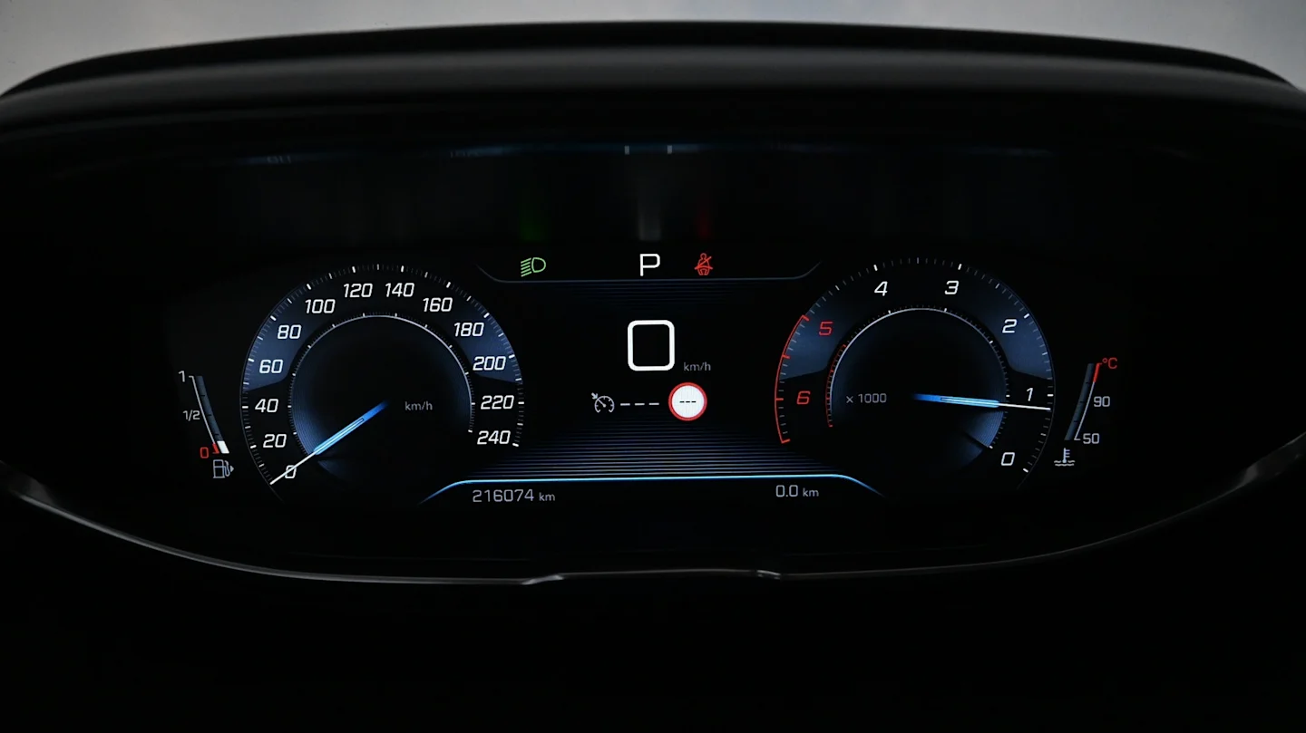 Car Image - 4ZQe2mzEq3YhB10Mxc7mvJ