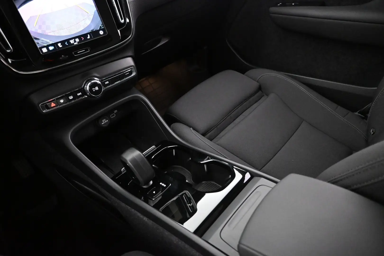 Car Image - TSVX4lwCGJY5PDtI0oXgm
