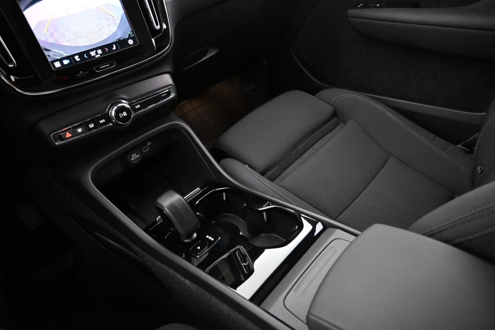 Car Image - TSVX4lwCGJY5PDtI0oXgm