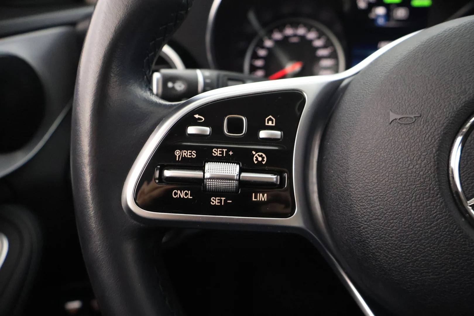 Car Image - 43f43dLUbCzLxHLRboyC0X