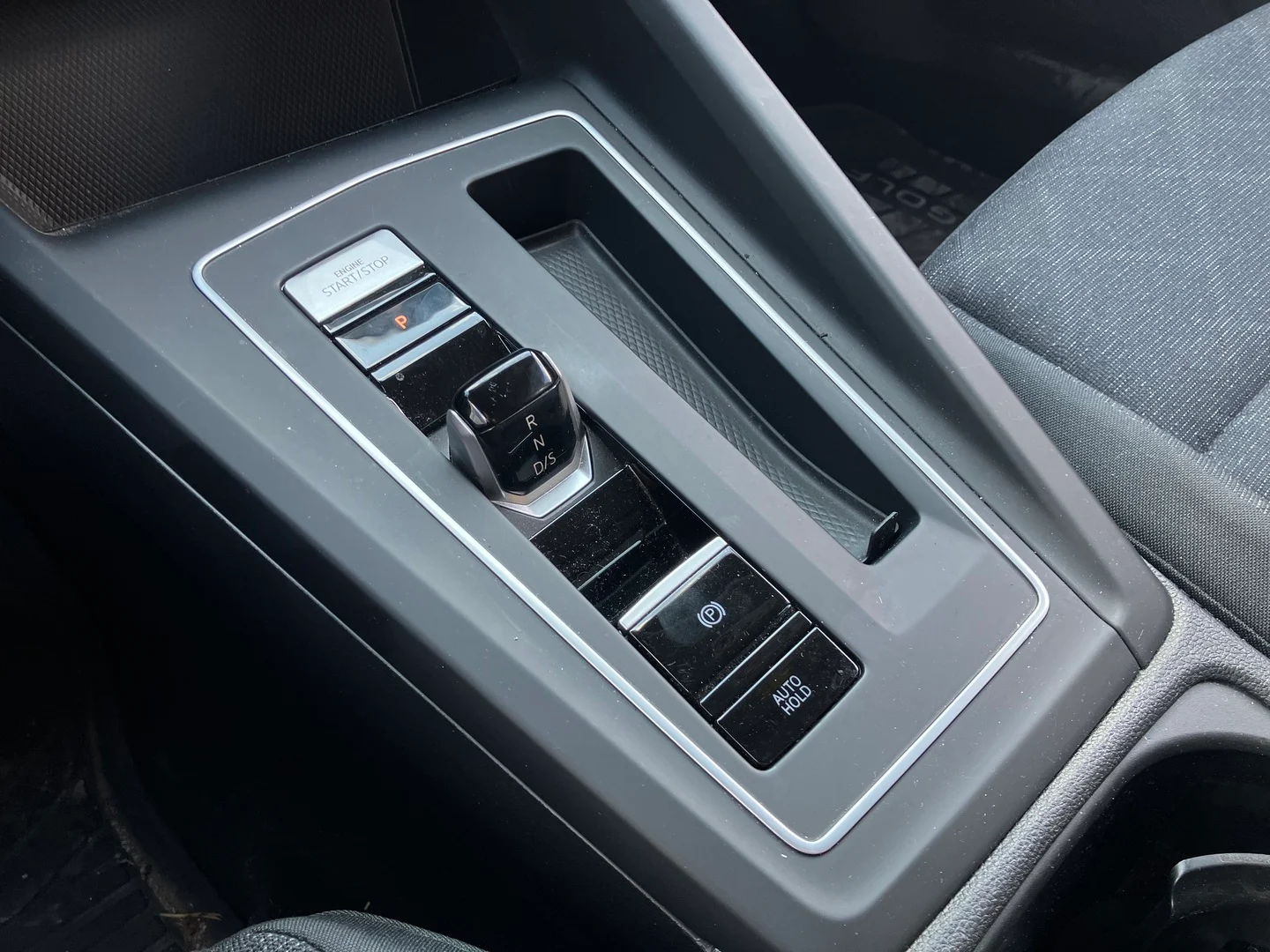 Car Image - 4pxaCgzaOz5MDEwxBAgbwm