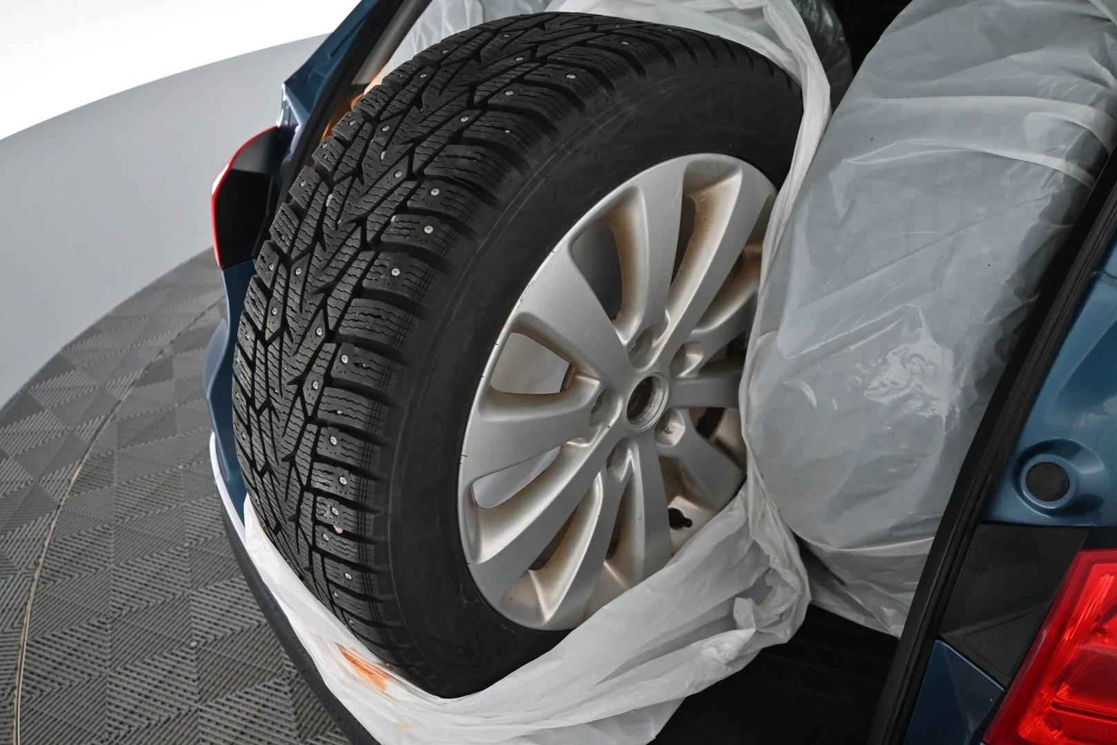 Car Image - 3IqU0wE6nsYtq7qc3eRSNm