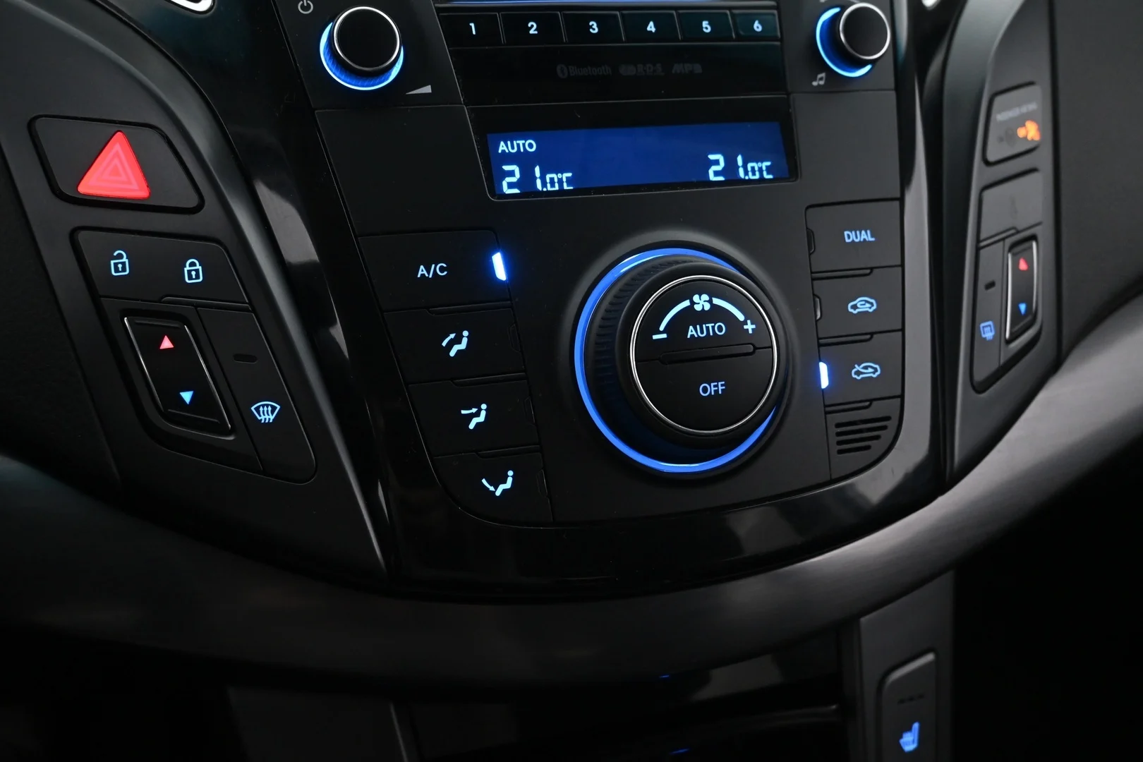 Car Image - 5vBoxhPRz9LqMsinfbBfoB