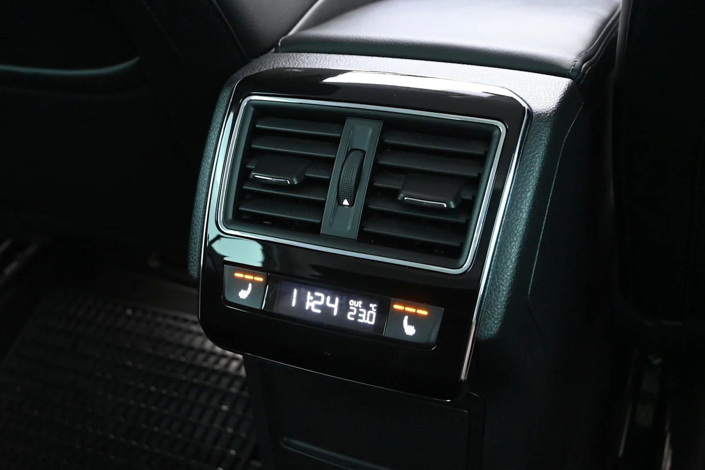Car Image - 6ZrFRFYFGNBPKJ3rYwrZNL
