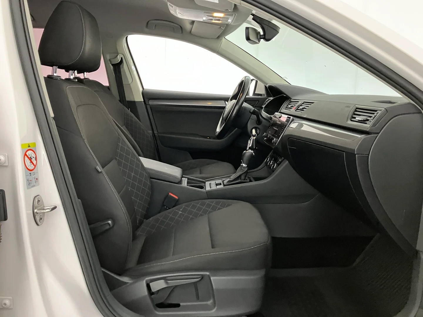 Car Image - 1GYt8zCfA90vLSVuf6sAfk