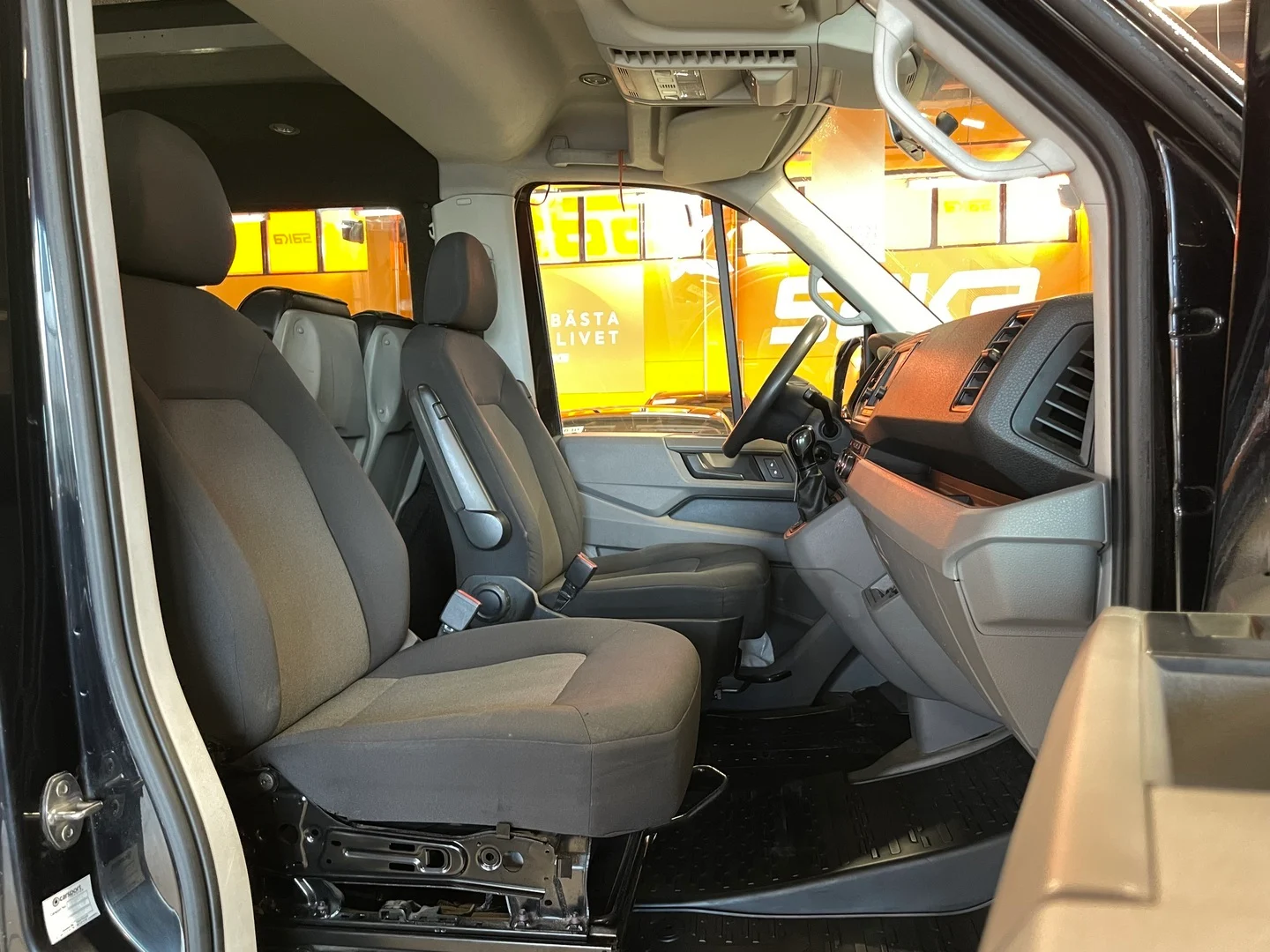 Car Image - 5P5NEEw4Ay9gn3cobJkVbO