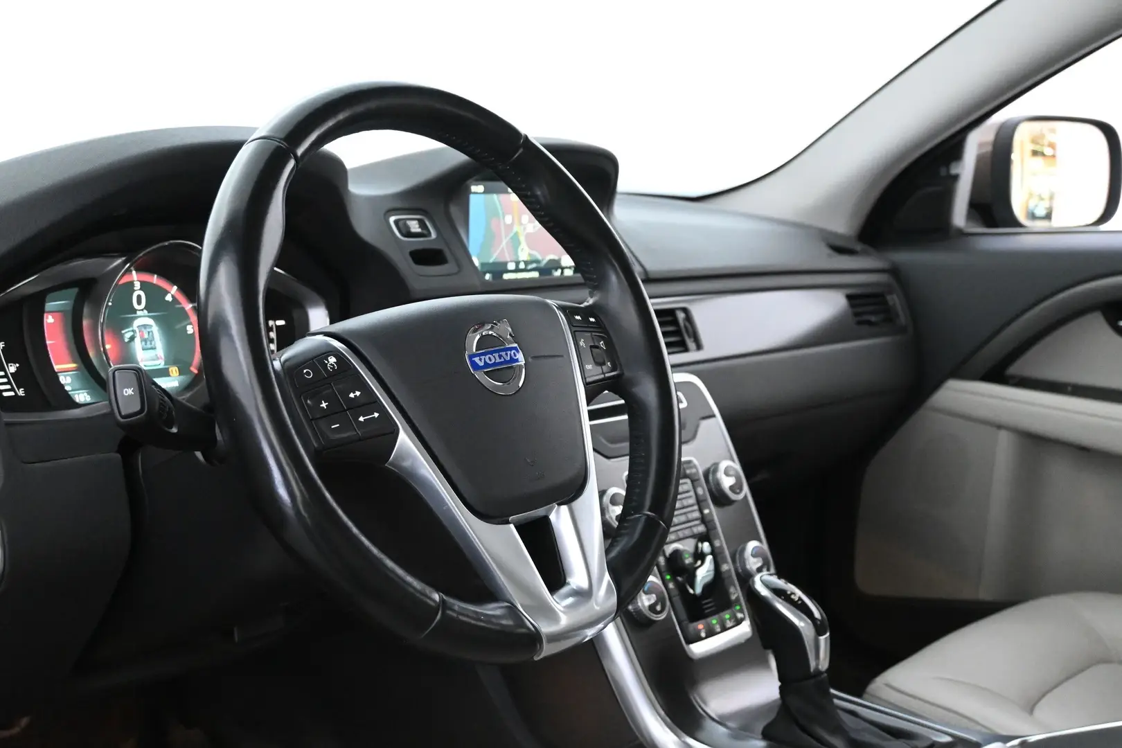 Car Image - 3mNiNTfP2GxawDgCaOcXdj