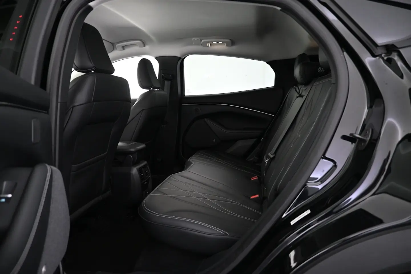 Car Image - 18LVVWT8IEWtmILCXISd4c