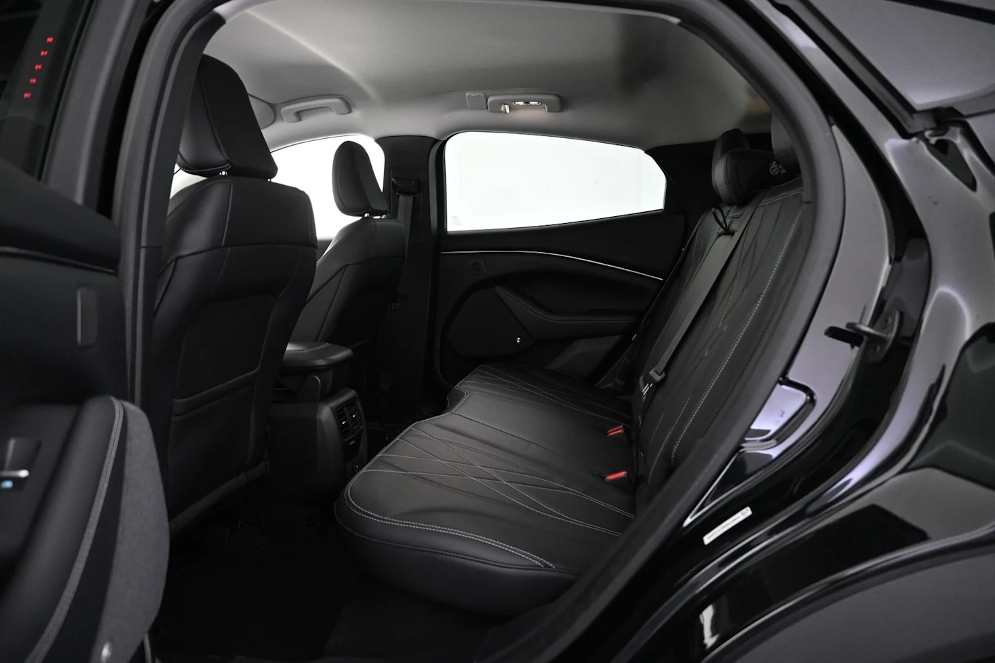 Car Image - 18LVVWT8IEWtmILCXISd4c