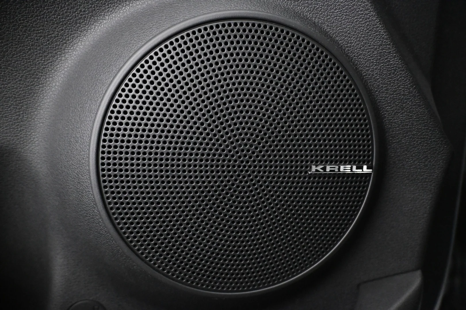 Car Image - 4eG9CVeGkEkZfXiSs9JIp6