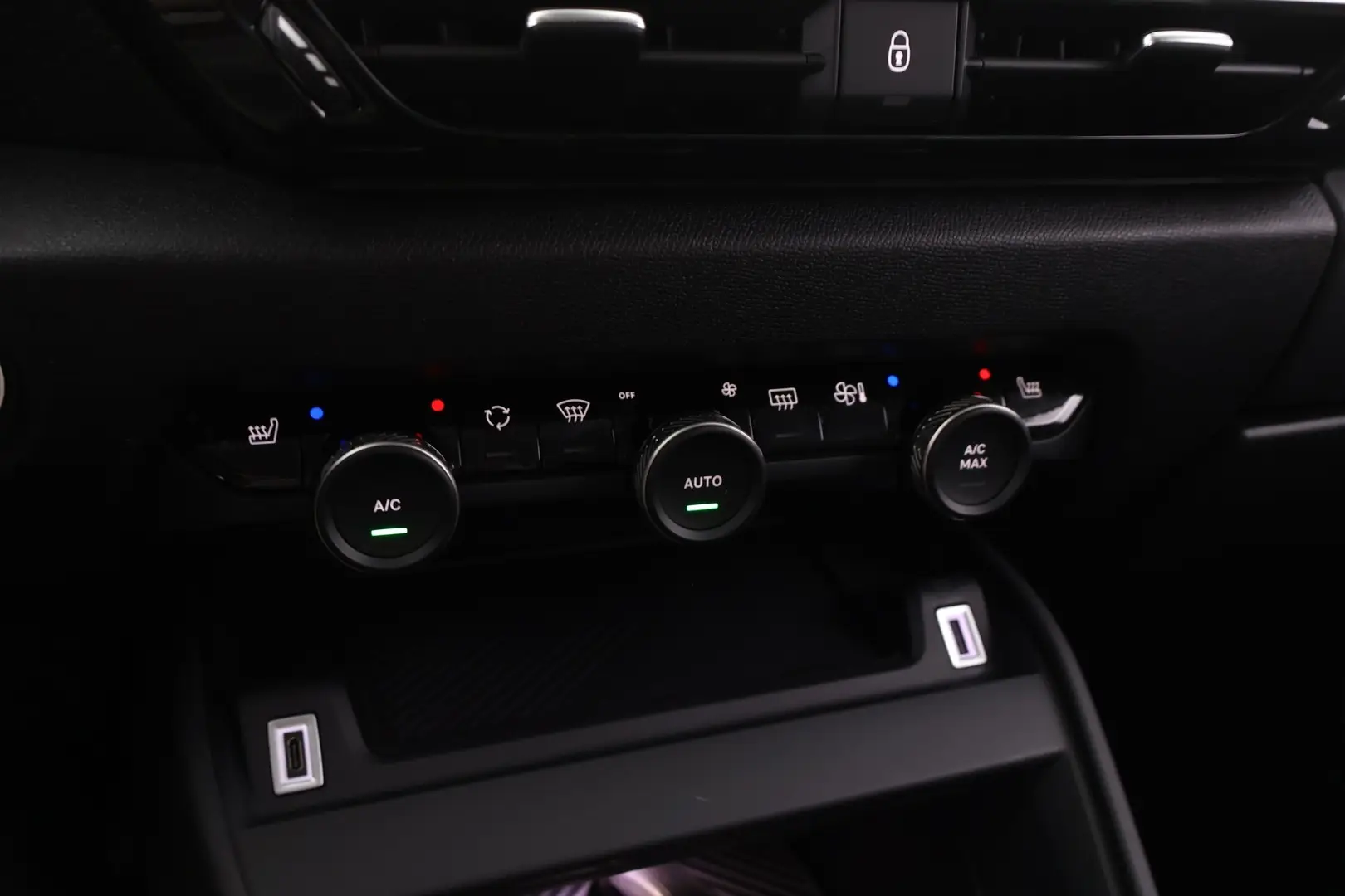 Car Image - qyslY8FfK26qafIB0ri9l