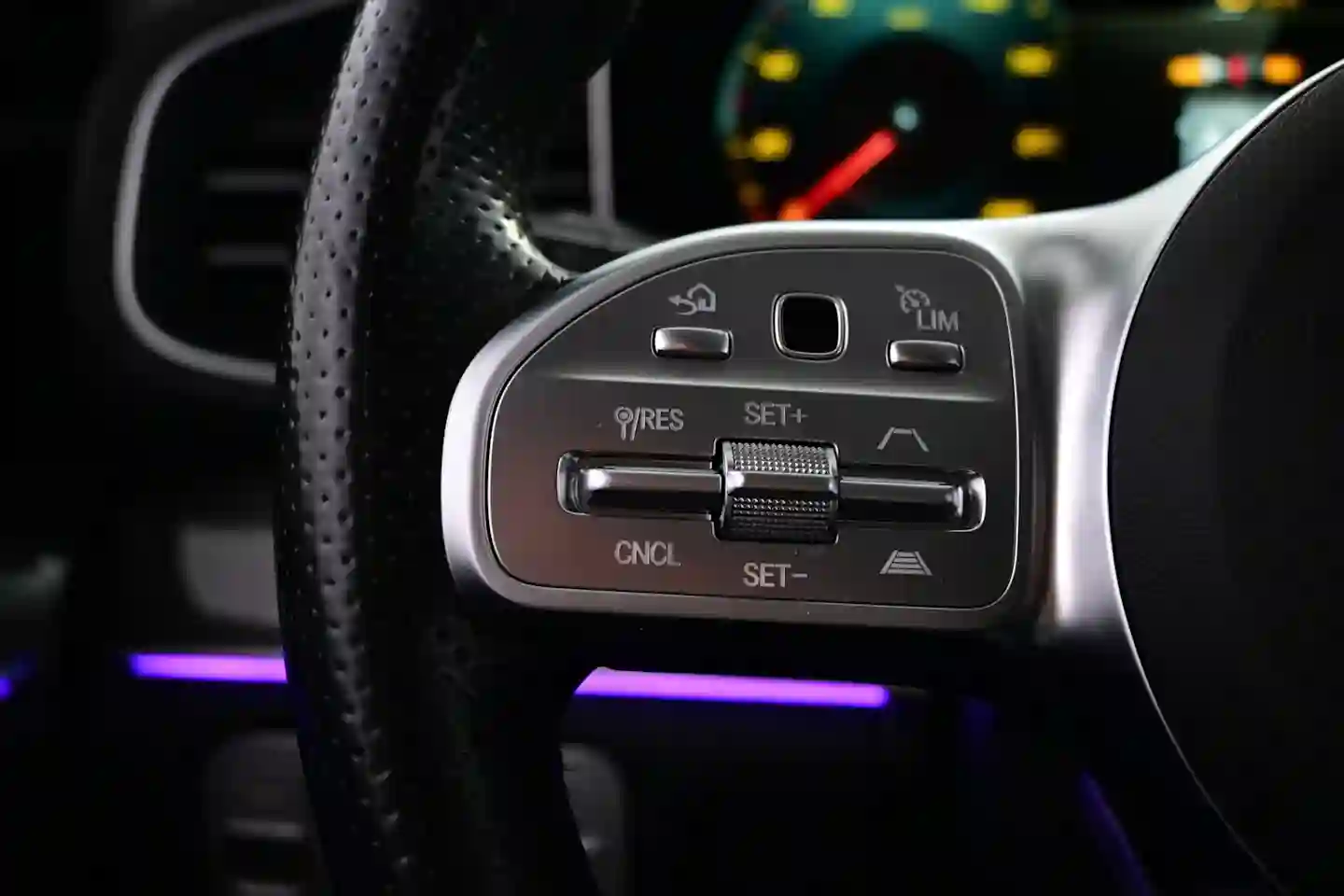 Car Image - 1vQPooi9DLOoBX9TilYhrc