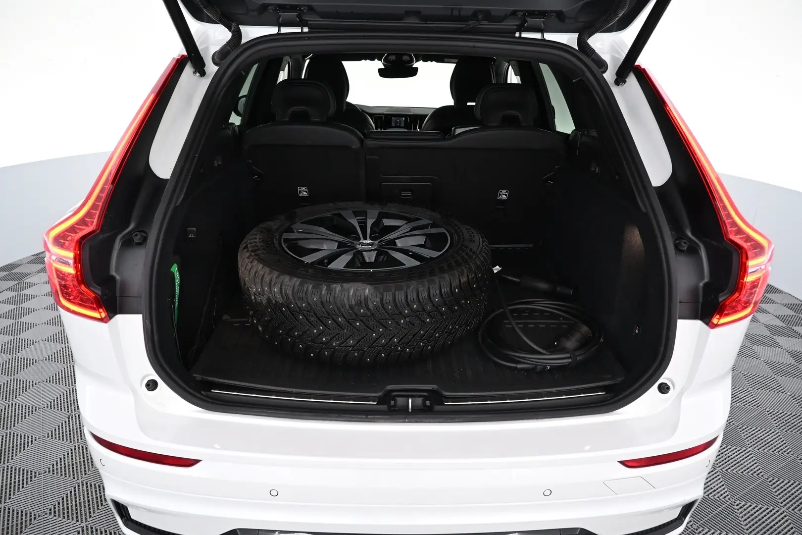 Car Image - 3F3bcpxmFnjolCL2mA46uL