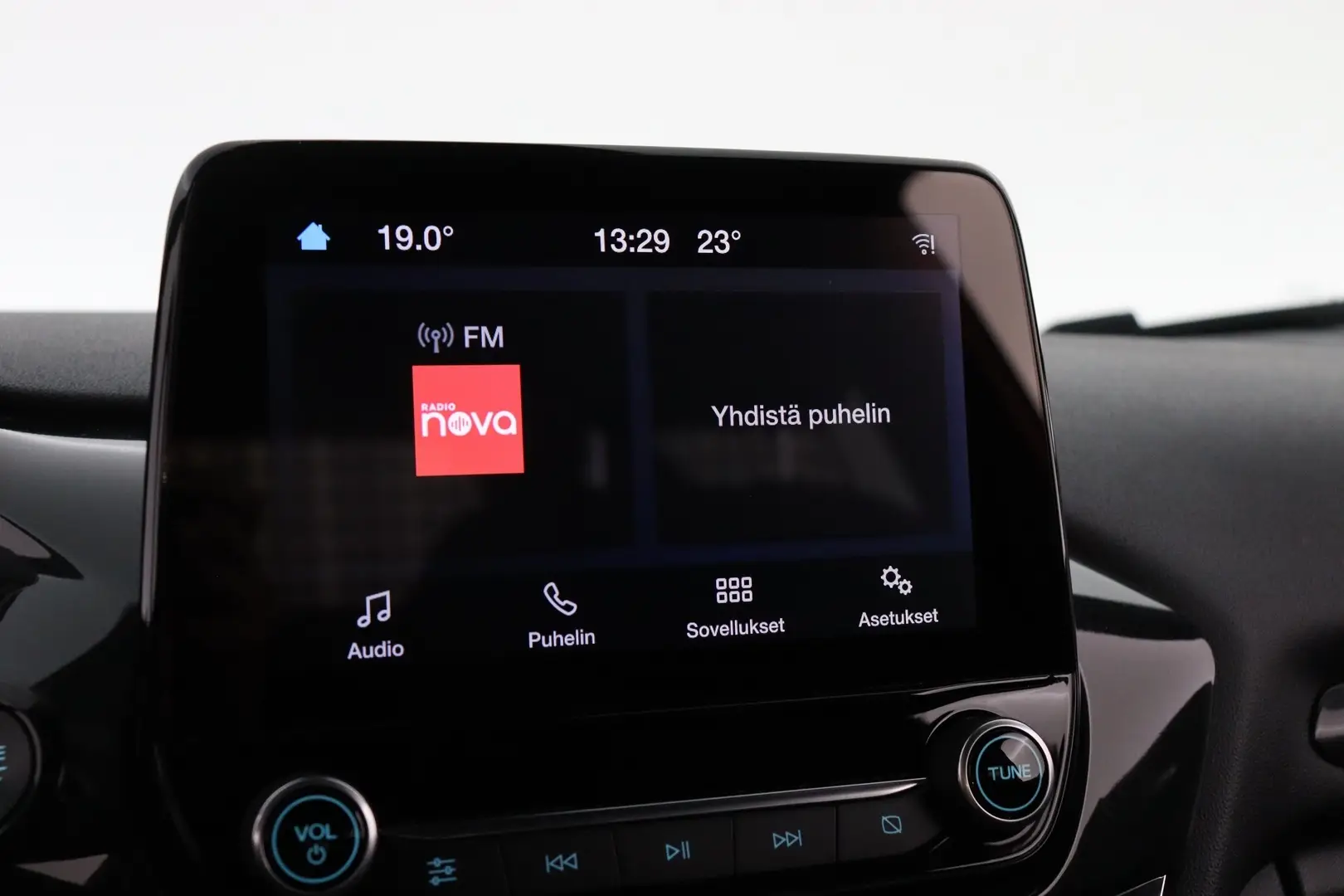 Car Image - Wpb0TD8AIsgiSDREiR2vm