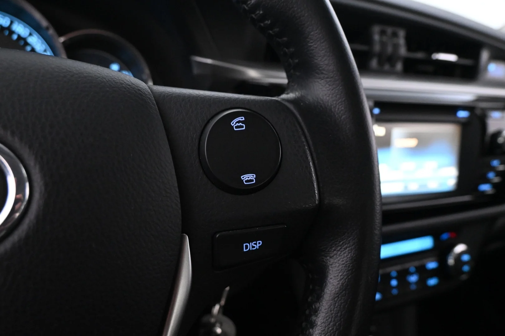 Car Image - 352tLa0KM1xLzKS5JYaJaX