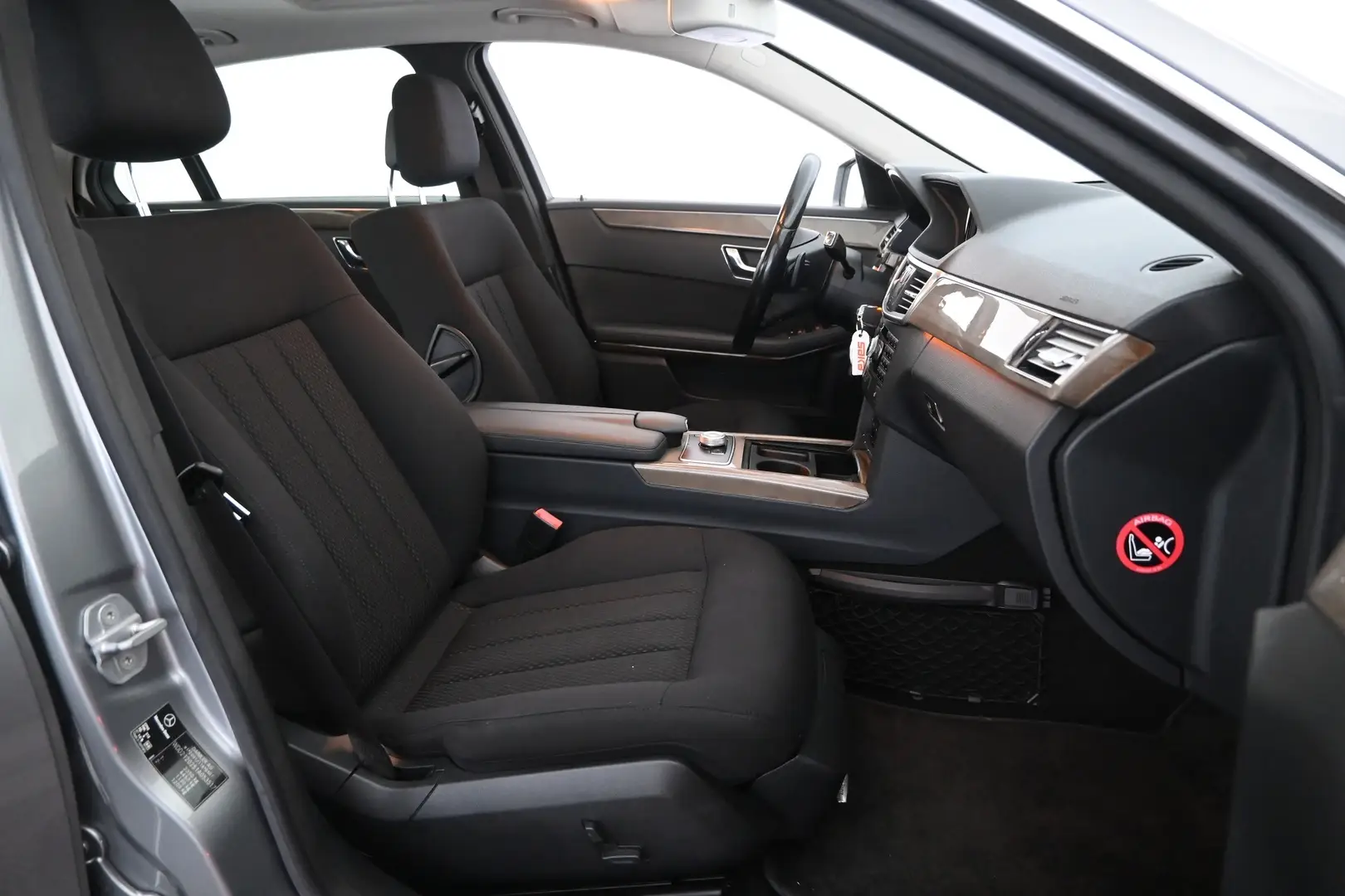 Car Image - 45HqfCx0iANGWvgquULkH