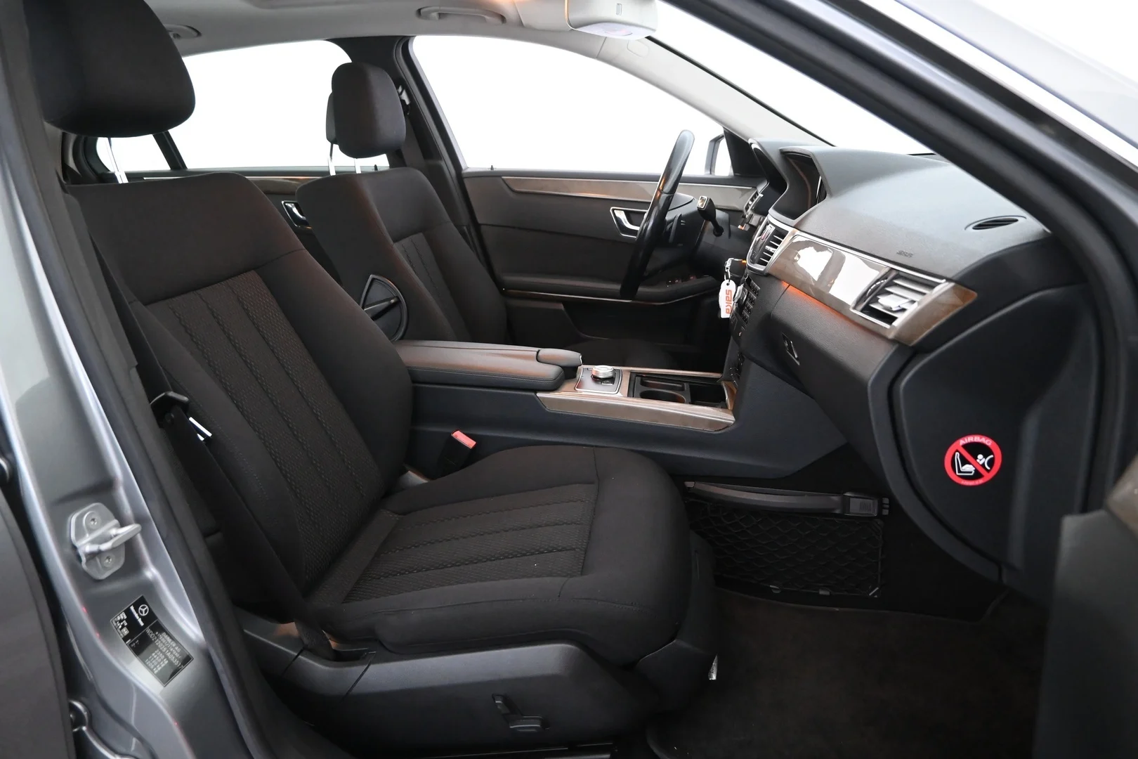 Car Image - 45HqfCx0iANGWvgquULkH