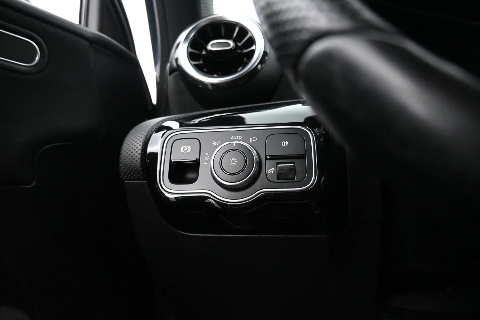 Car Image - 7dwYoAlINHgoCMY7YpTJlS