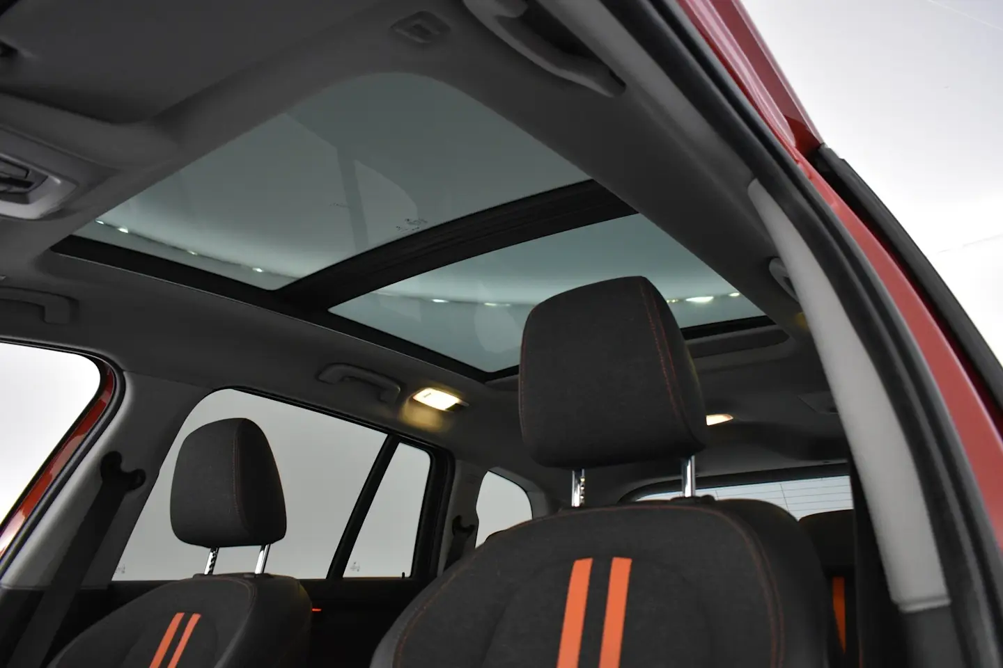 Car Image - rBrKptqNRutzaFvKZrkvw