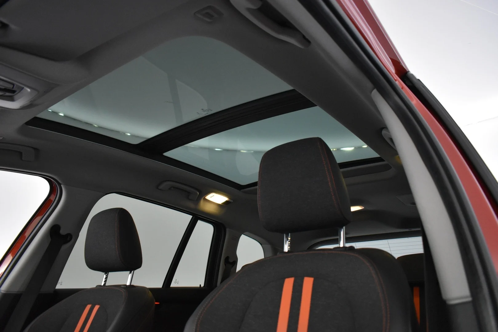 Car Image - rBrKptqNRutzaFvKZrkvw