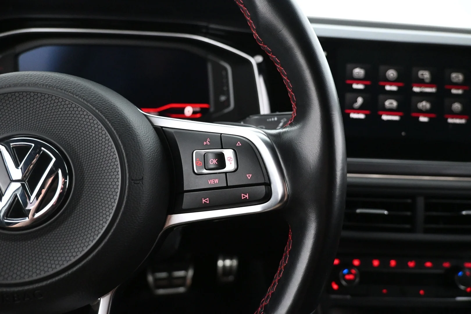 Car Image - 5D5q2WmWw8I2HxDoPS5c5d
