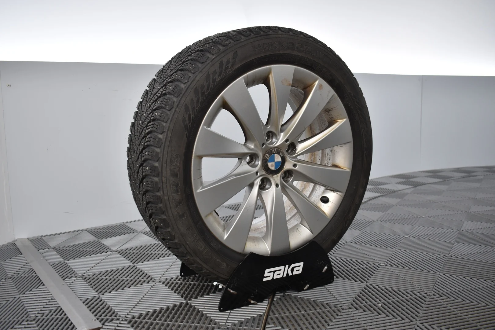 Car Image - 18Pw77XRT5QOLdeS0y6s7X