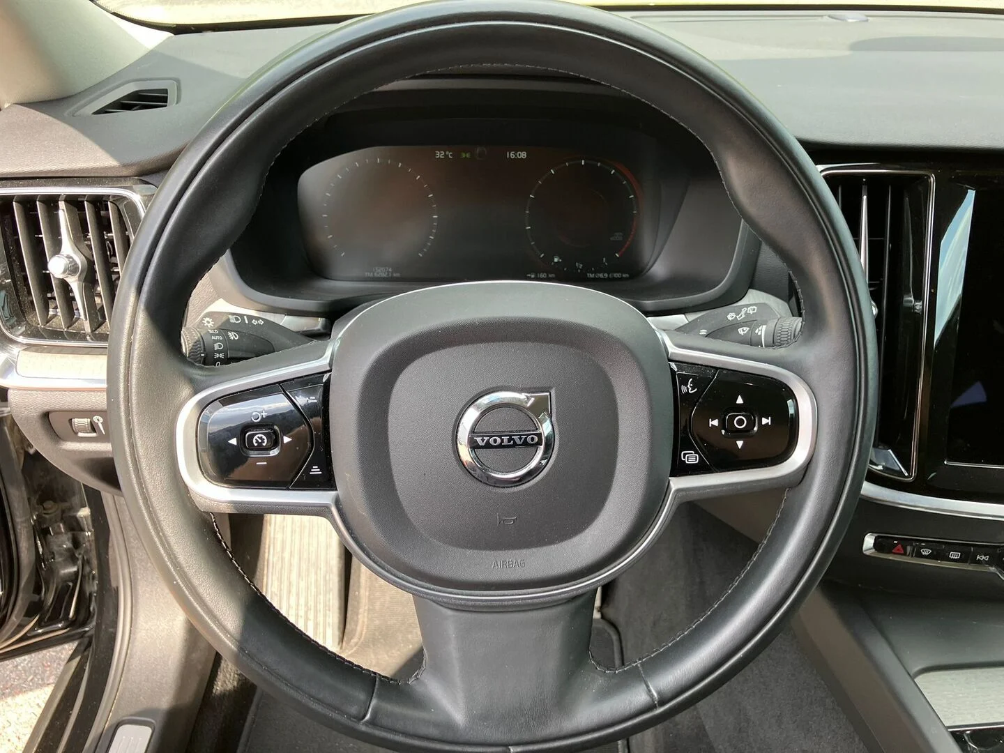 Car Image - 1PvTtrDAYpyuGYB7zjRtDG