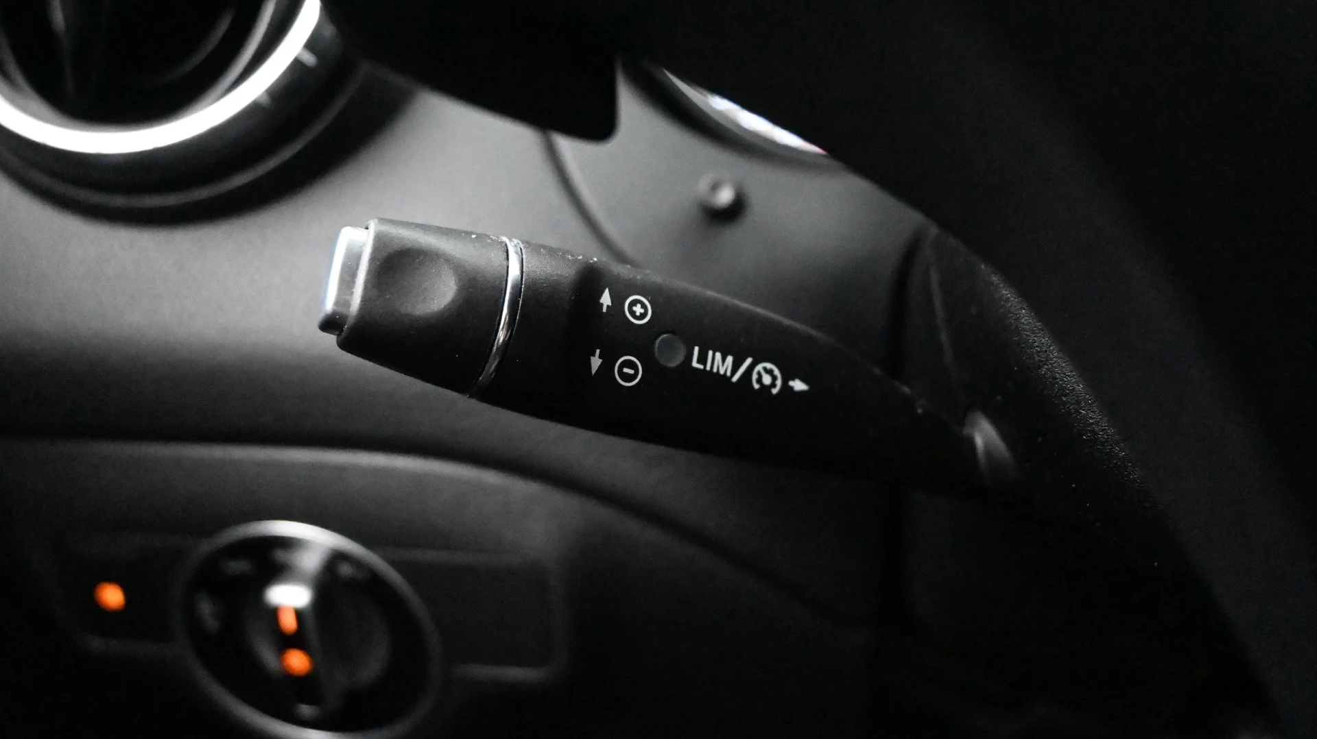 Car Image - 5uzoF9XMuAecgWl7XRrE3q