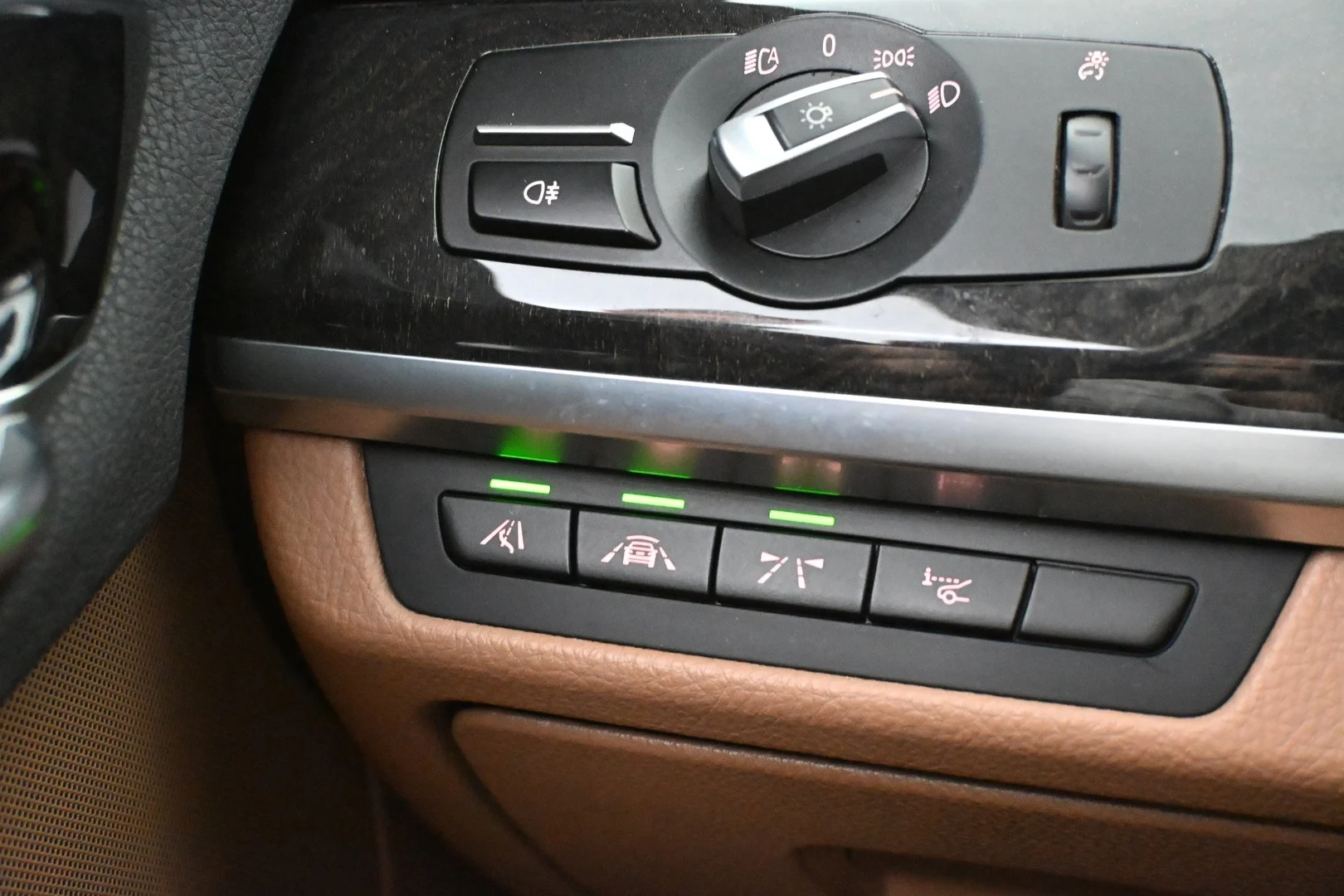 Car Image - 2jHSQzV2yCcJE3vsfXamPf