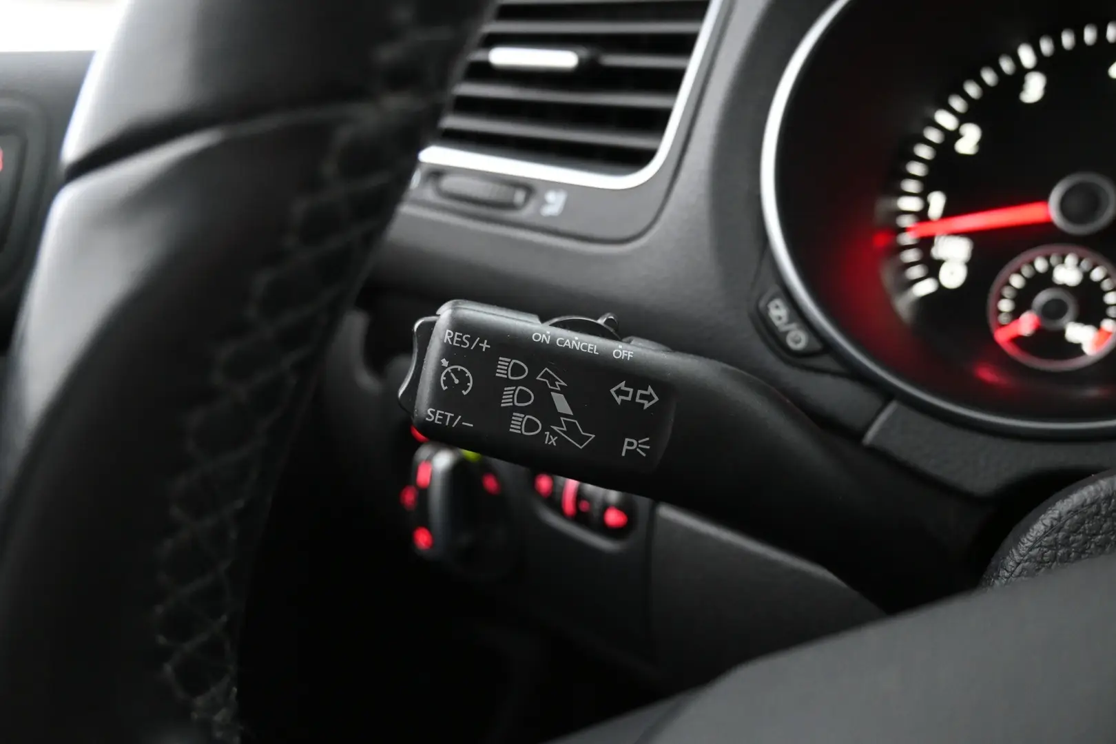 Car Image - 6smazAsYCnRfkk1DqAOOOQ