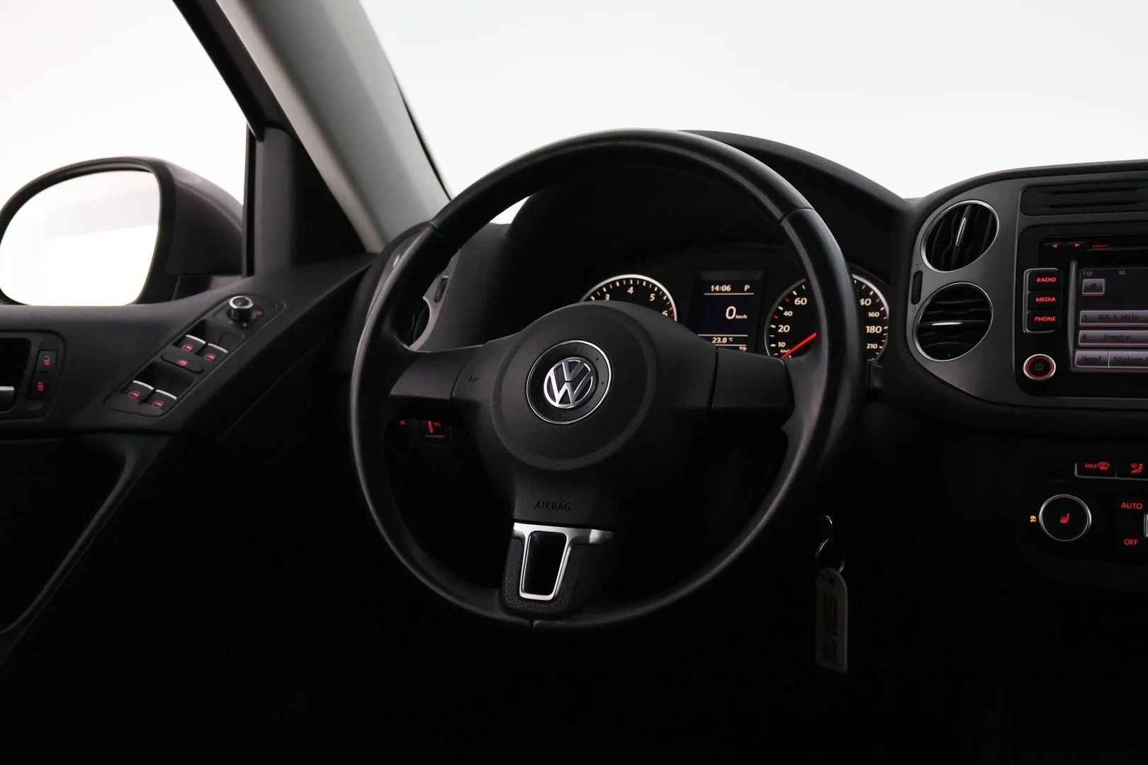 Car Image - 5ORkcCYJ1zbXRs7sDKNxh6