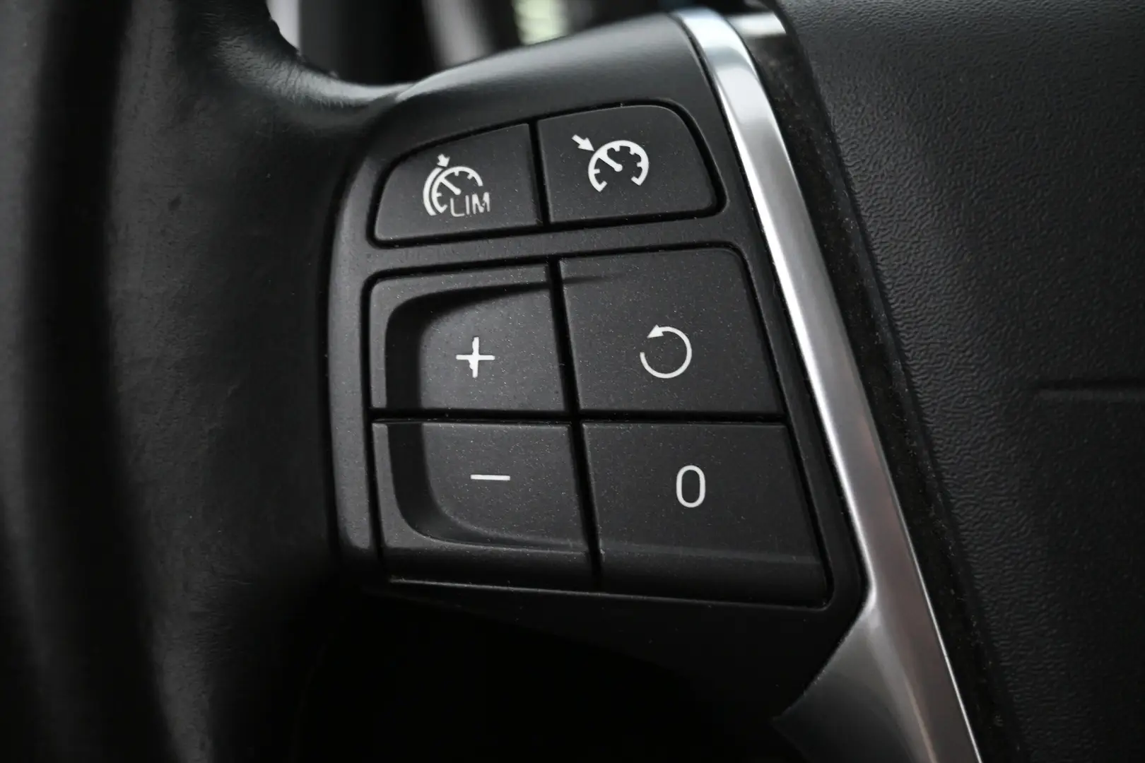 Car Image - NdqnWWmUYow3LkvZromhU