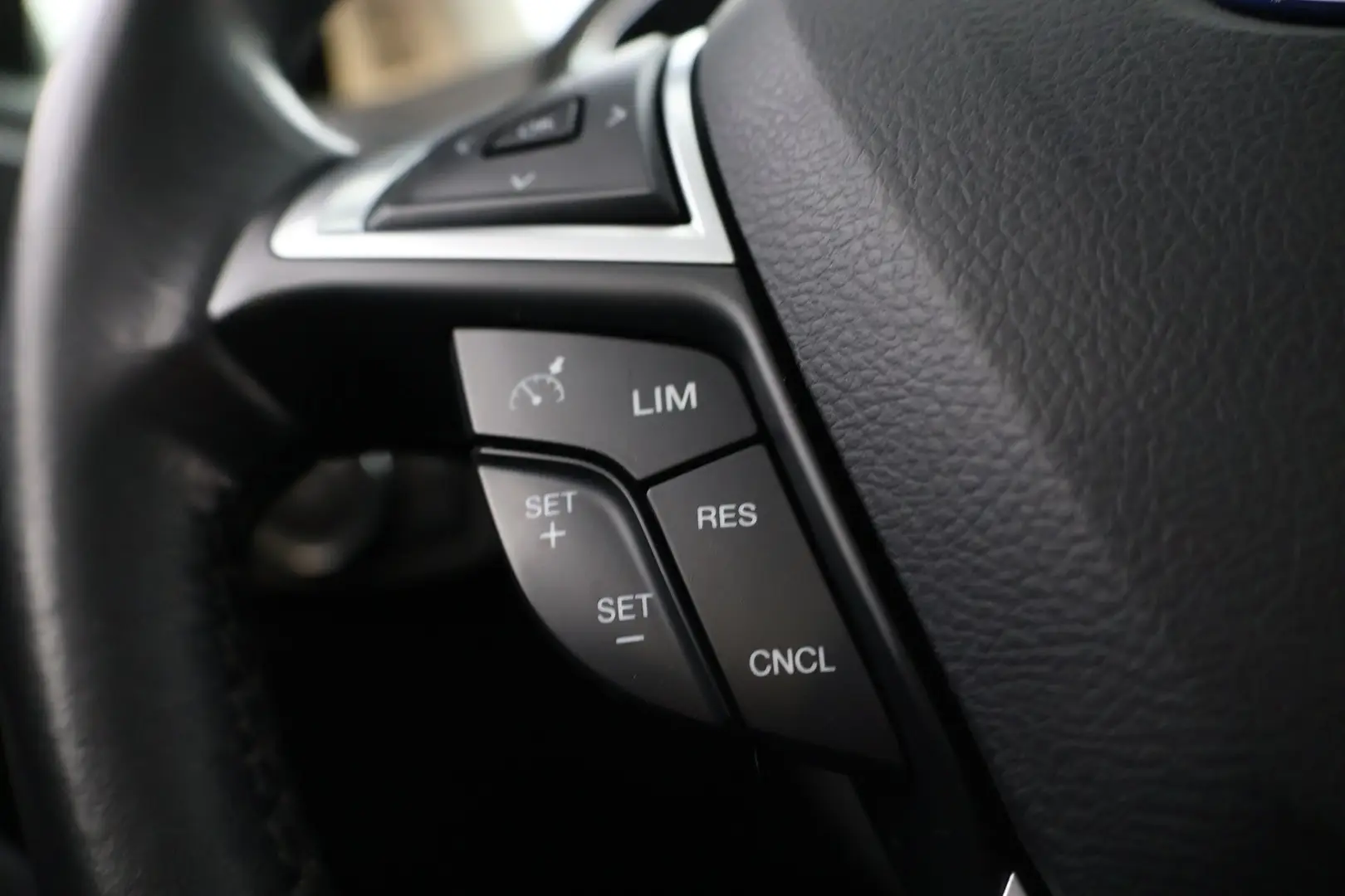 Car Image - 6cstHRUIfFeCCTSuG7bmOd