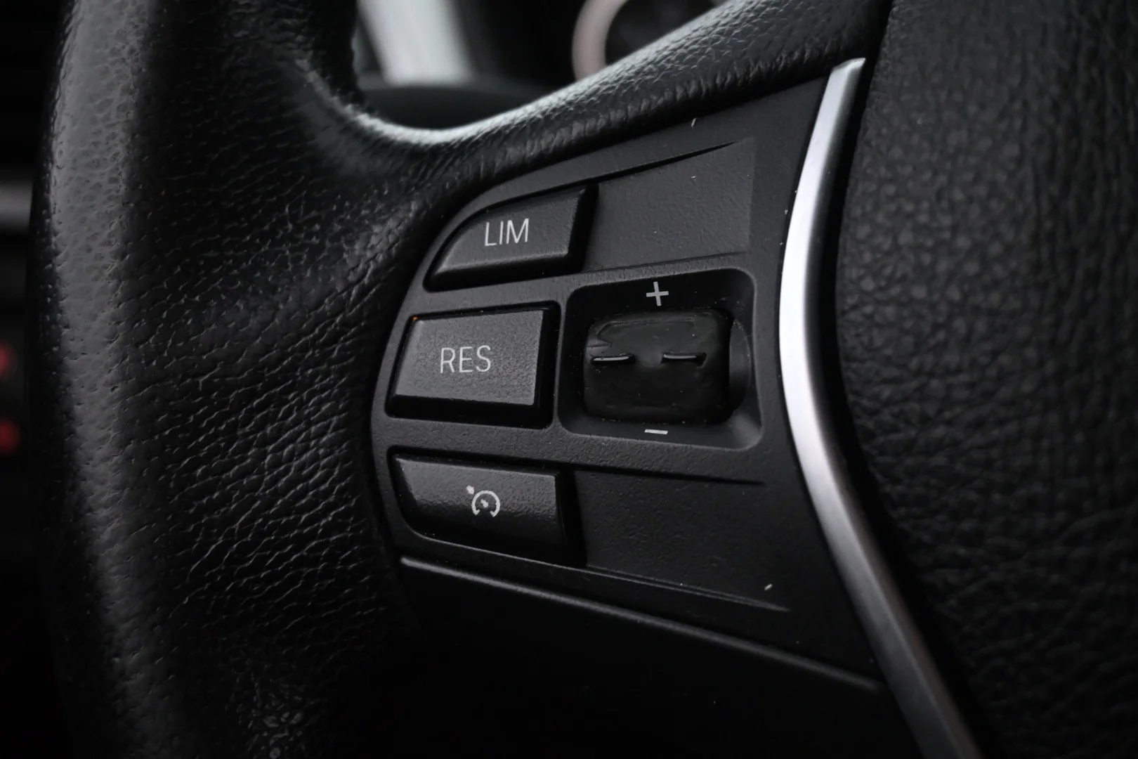 Car Image - 25AWNHigxFMcmtHFDzT5q5