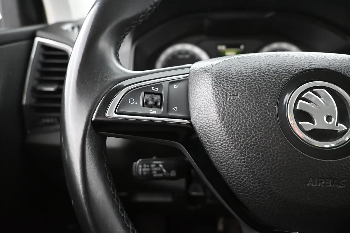 Car Image - 6Wo2fU2hyyGEo6cWGqBxQE