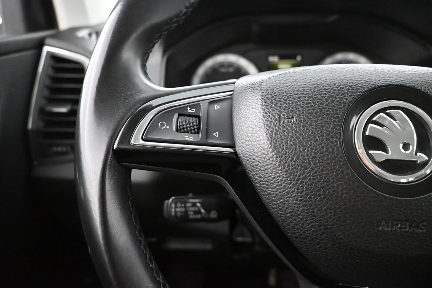 Car Image - 6Wo2fU2hyyGEo6cWGqBxQE